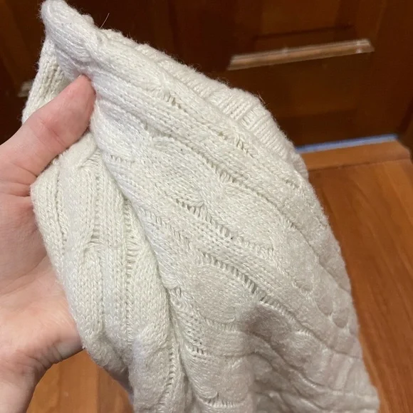 🍰Y2K hollister sweater🍰 - Picture 5 of 5